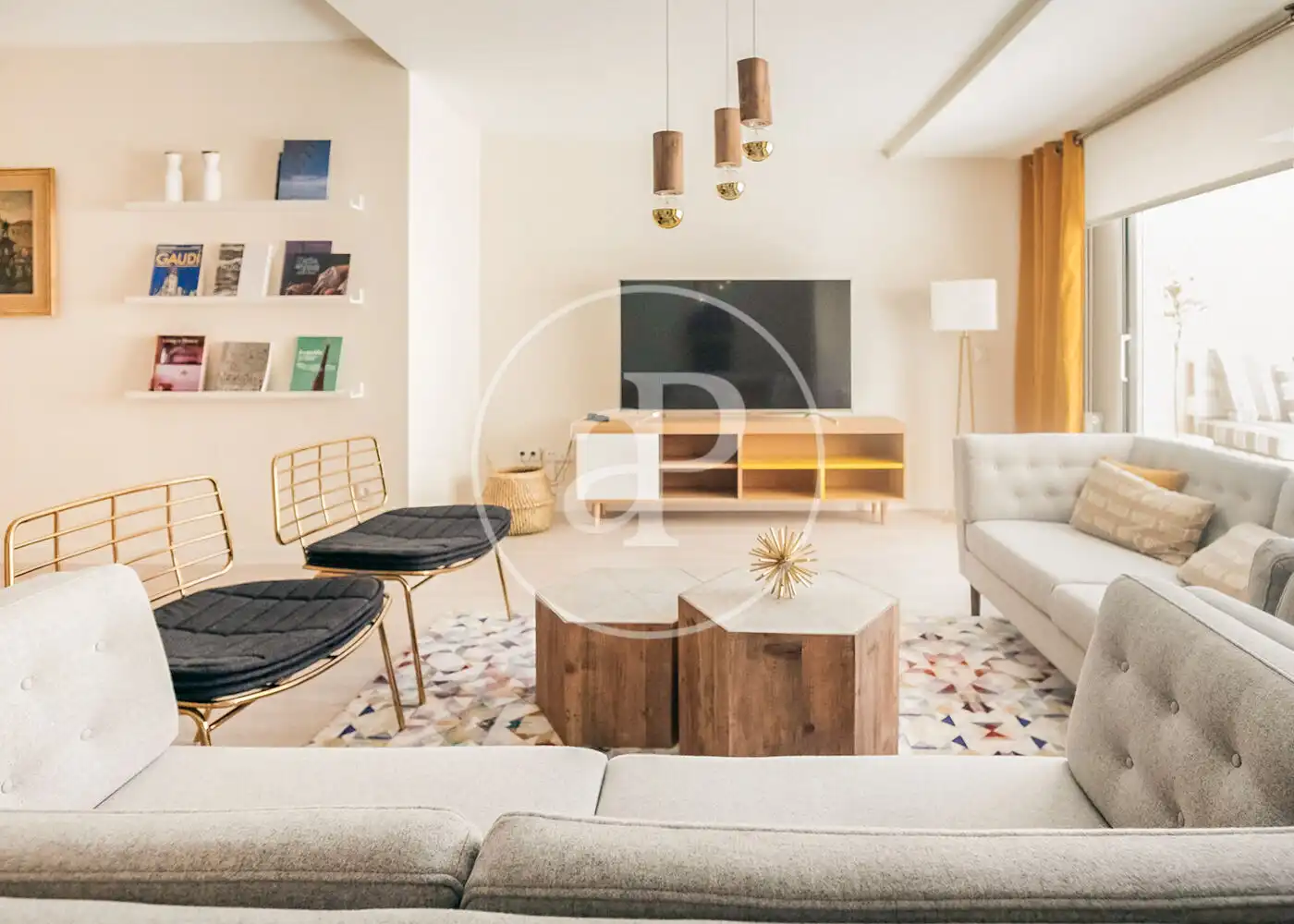 Attic for rent in C. de los Caños del Peral, Palacio