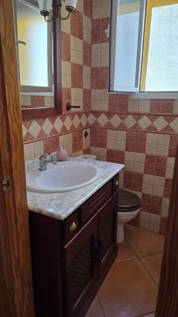 Bany de Casa adosada en venda en Marbella amb Jardí privat, Terrassa i Traster