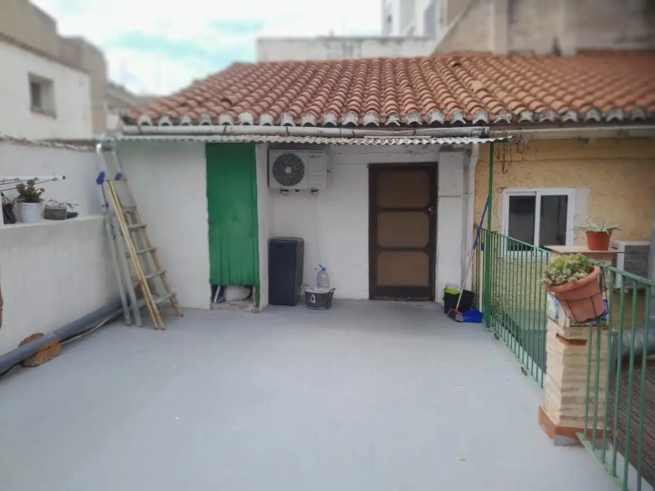 Vista exterior de Piso en venta en Burjassot con Aire acondicionado, Calefacción y Jardín privado