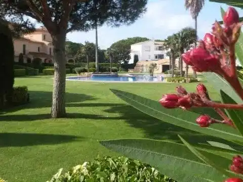 Jardí de Casa adosada en venda en Pals amb Aire condicionat, Calefacció i Jardí privat