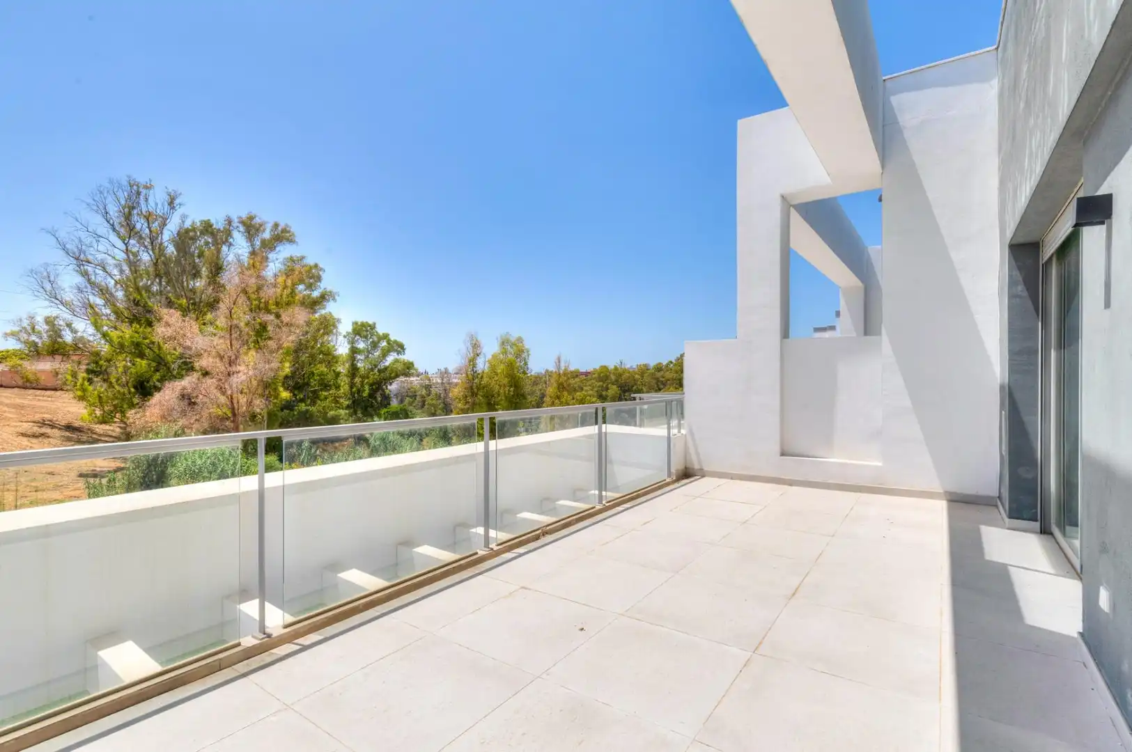 Terraza de Casa adosada en venta en Marbella con Aire acondicionado, Calefacción y Jardín privado