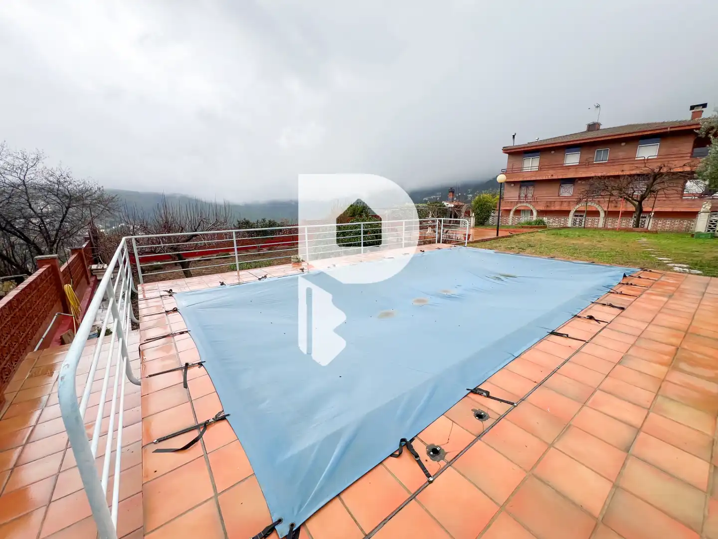 Piscina de Casa o xalet en venda en Vallirana amb Aire condicionat, Calefacció i Jardí privat