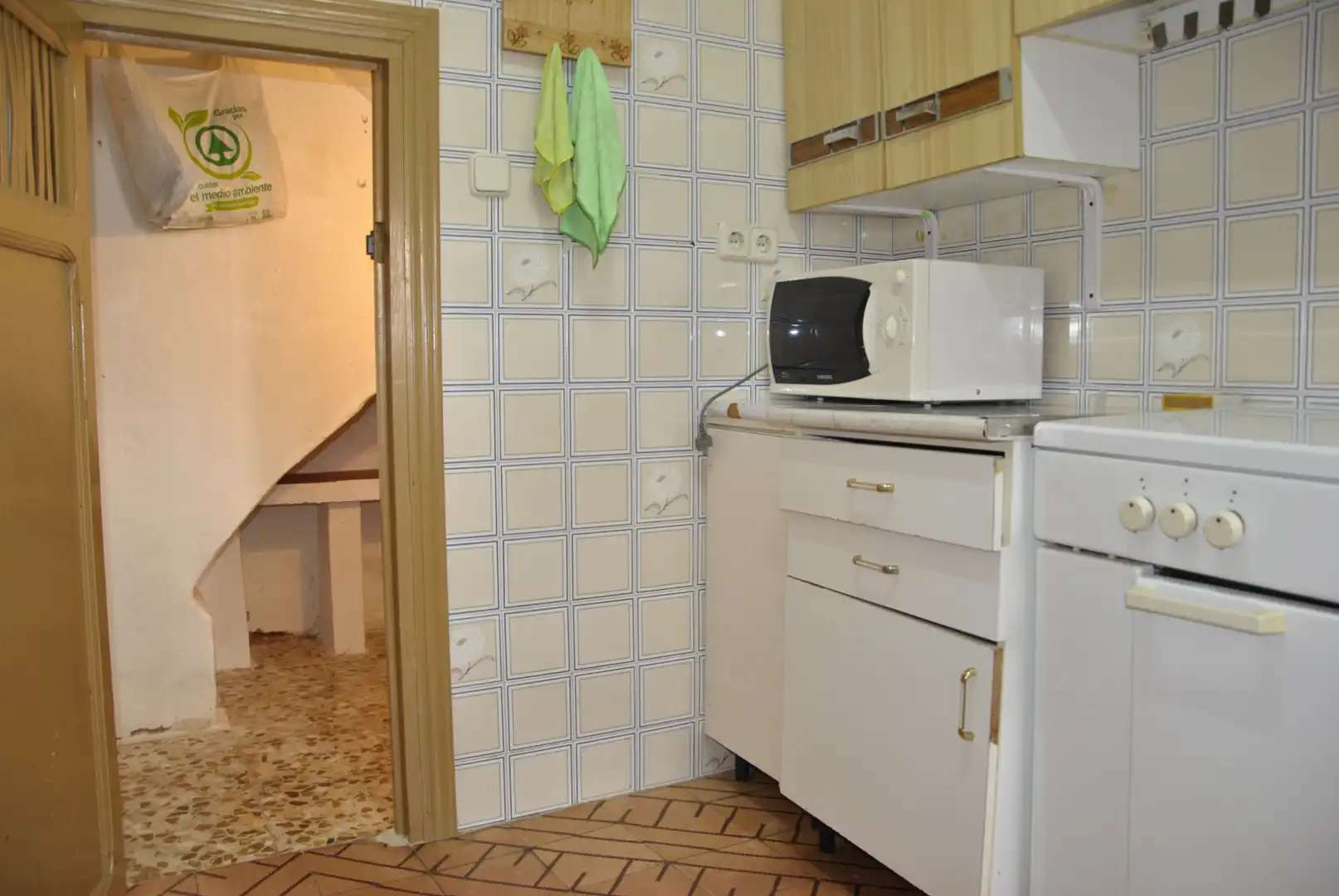 Cuina de Casa adosada en venda en Tejeda de Tiétar amb Calefacció, Moblat i Balcó