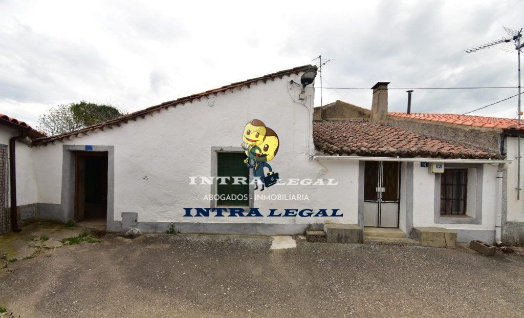 Exterior view of House or chalet for sale in Carrascal del Obispo  with Furnished