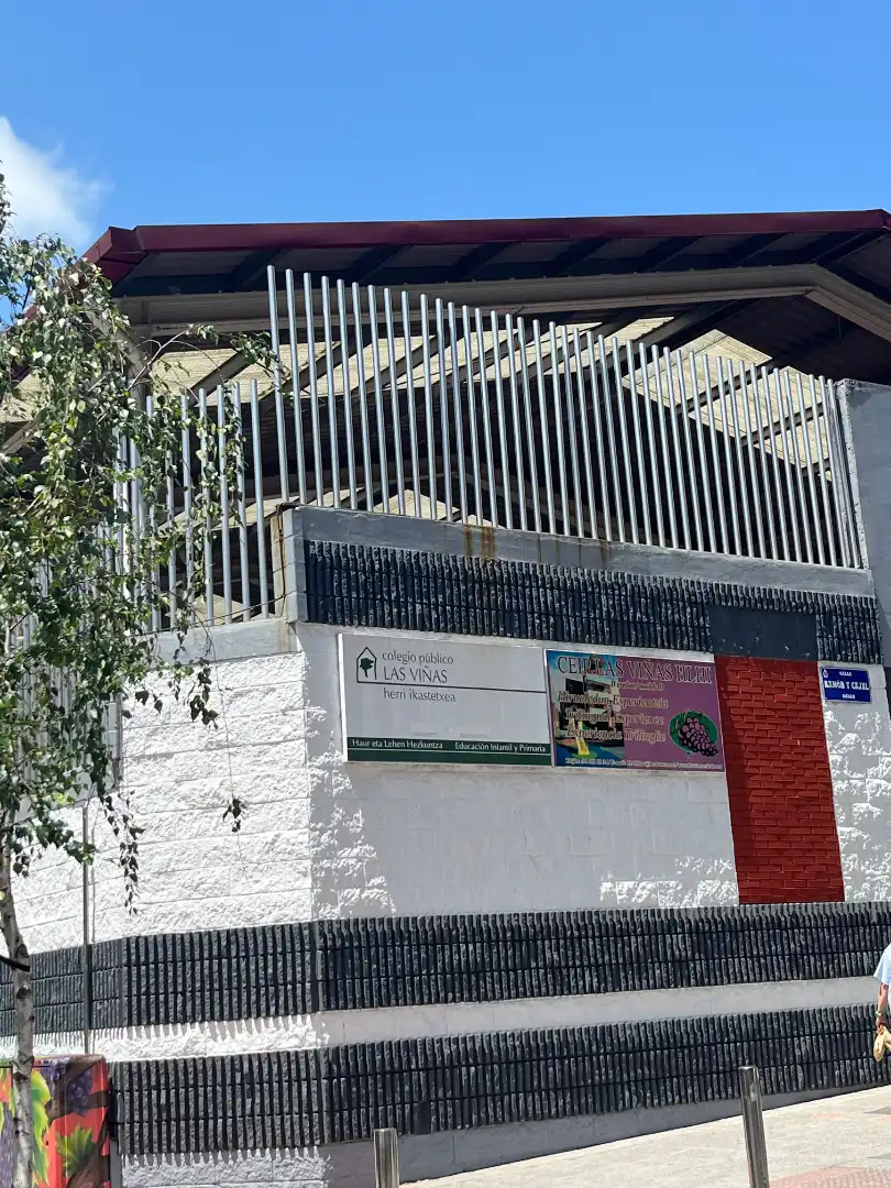 Vista exterior de Casa adosada en venta en Santurtzi  con Jardín privado, Terraza y Balcón