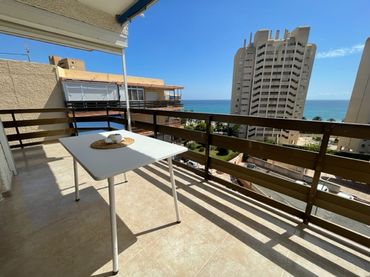 Appartamento con balcone in affitto a Carrer Novelda