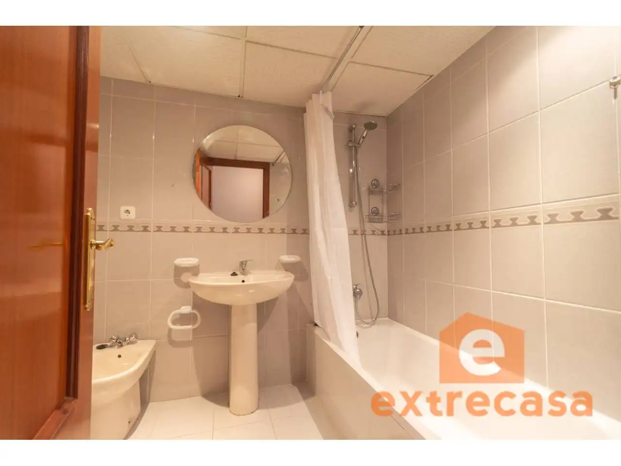 Baño de Apartamento de alquiler en Badajoz con Aire acondicionado, Calefacción y Amueblado