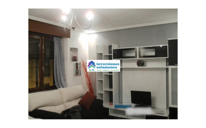 Living room of Flat for sale in Salamanca Capital  with Heating, Storage room and Furnished