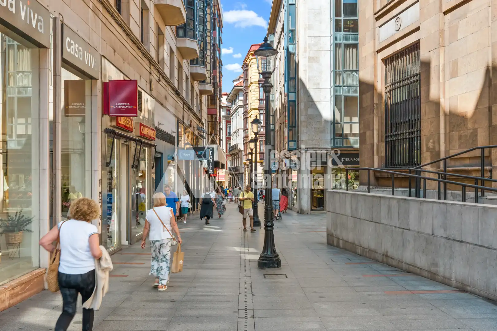Außenansicht von Geschaftsraum zur Miete in Gijón  mit Klimaanlage