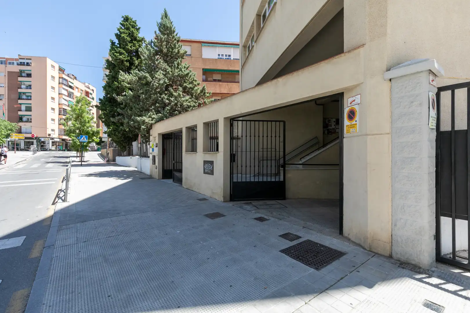 Aparcament de Edifici en venda en Granada amb Alarma