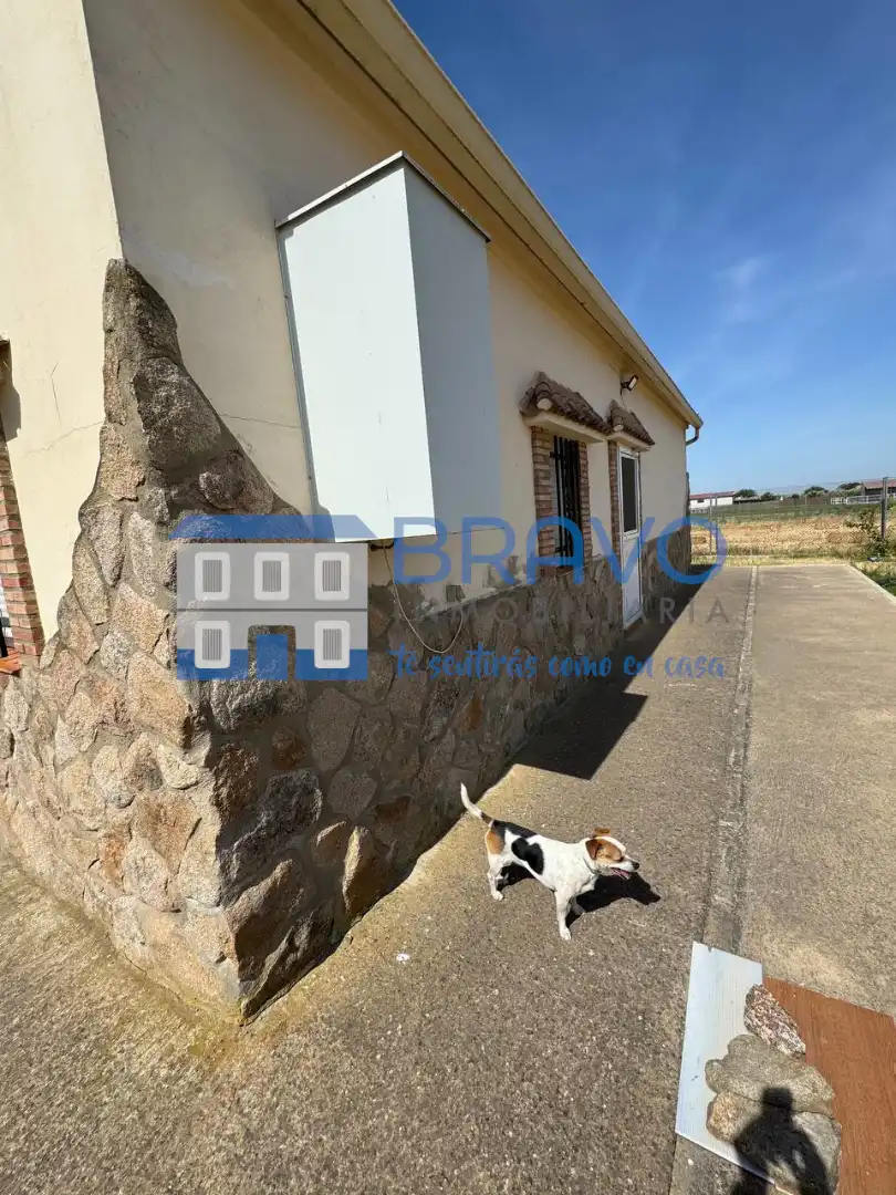 Außenansicht von Country house zum Verkauf in Don Benito mit Privatgarten