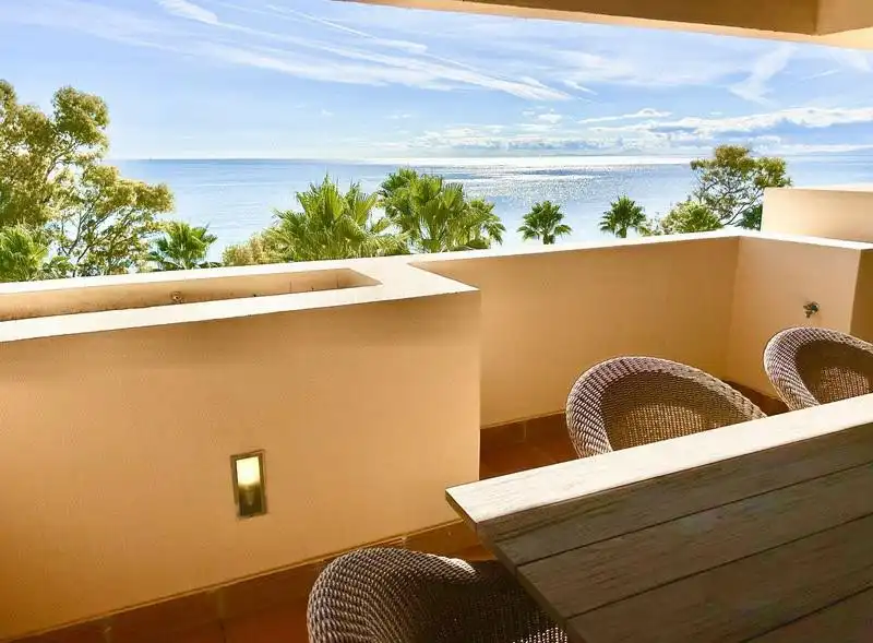 Terraza de Apartamento de alquiler en Estepona con Aire acondicionado, Terraza y Piscina