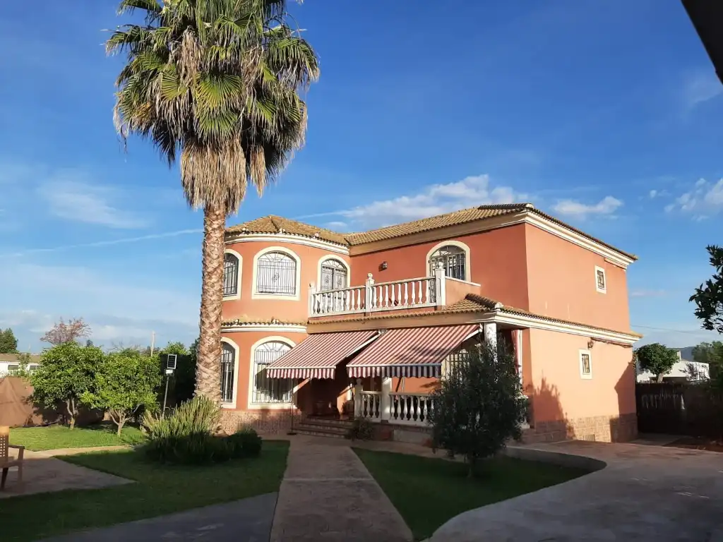 Außenansicht von Haus oder Chalet zum Verkauf in Córdoba mit Terrasse und Schwimmbad