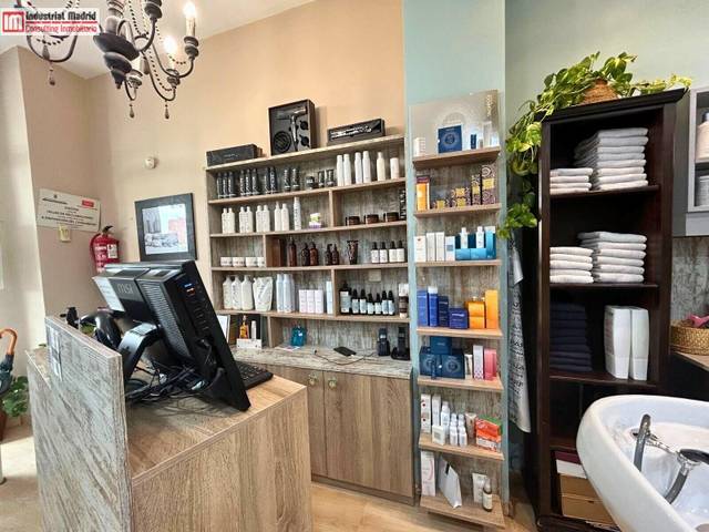 Local comercial en Alquiler en Urbanizaciones