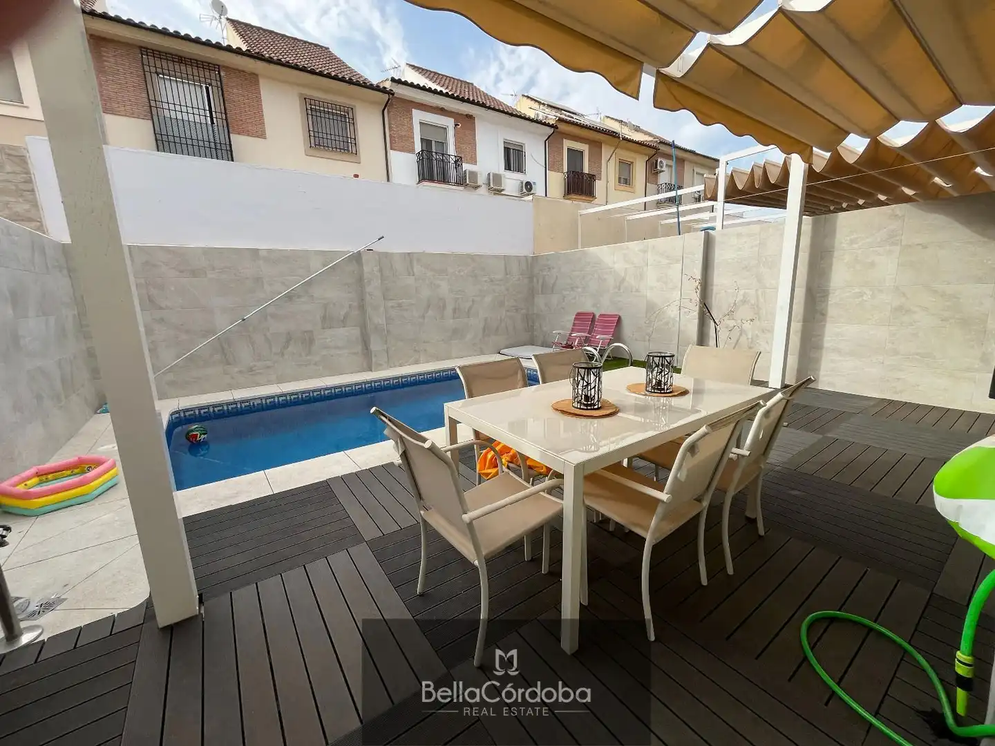Terrassa de Casa adosada en venda en Córdoba amb Aire condicionat, Traster i Piscina