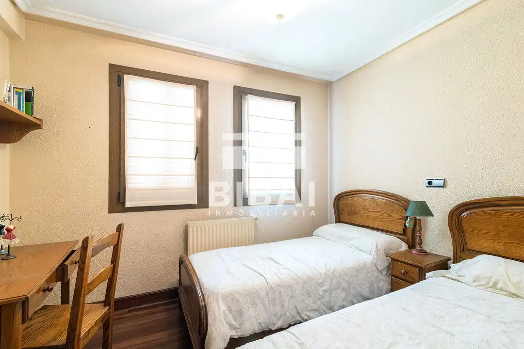 Schlafzimmer von Wohnung zum Verkauf in Arrasate / Mondragón mit Heizung, Abstellraum und Alarm