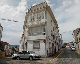 Vista exterior de Pis en venda en Santiago de Compostela  amb Parquet, Terrassa i Moblat