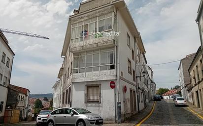Vista exterior de Pis en venda en Santiago de Compostela  amb Parquet, Terrassa i Moblat