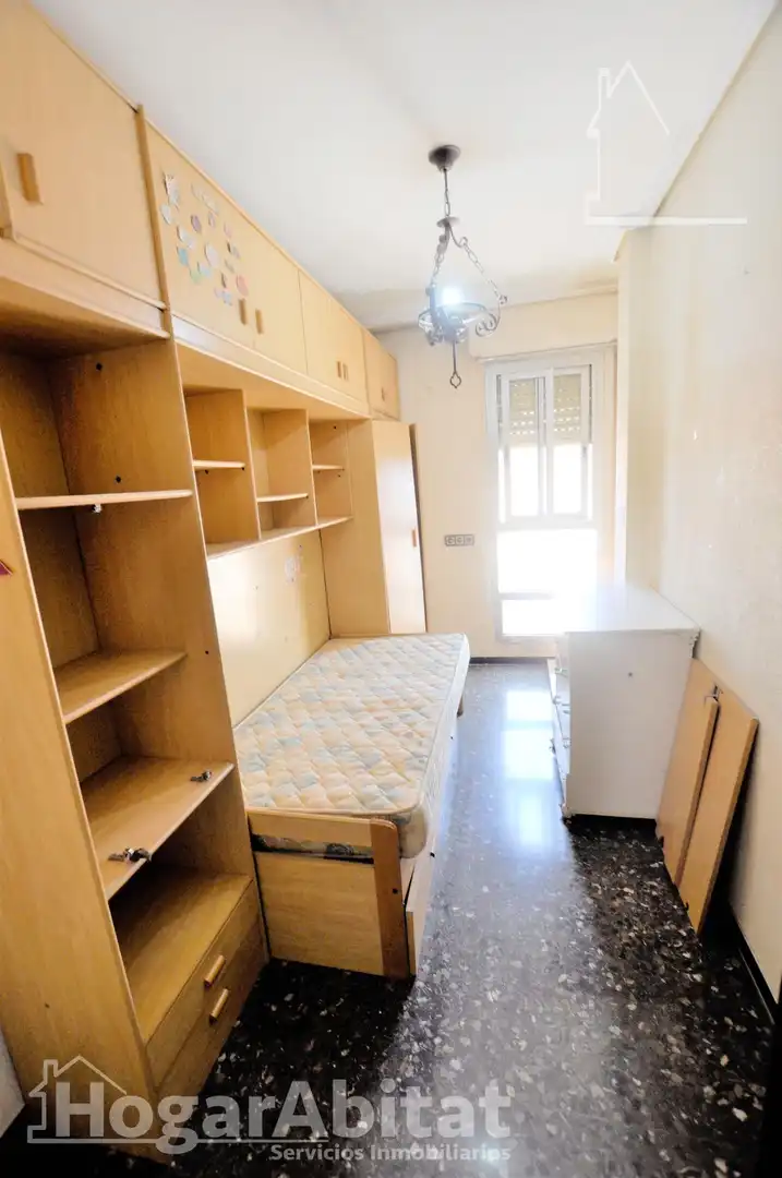 Habitación de Piso en venta en Valencia con Balcón