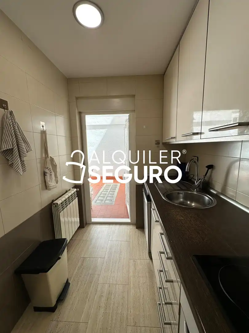 Cocina de Piso de alquiler en Madrid con Aire acondicionado, Calefacción y Terraza