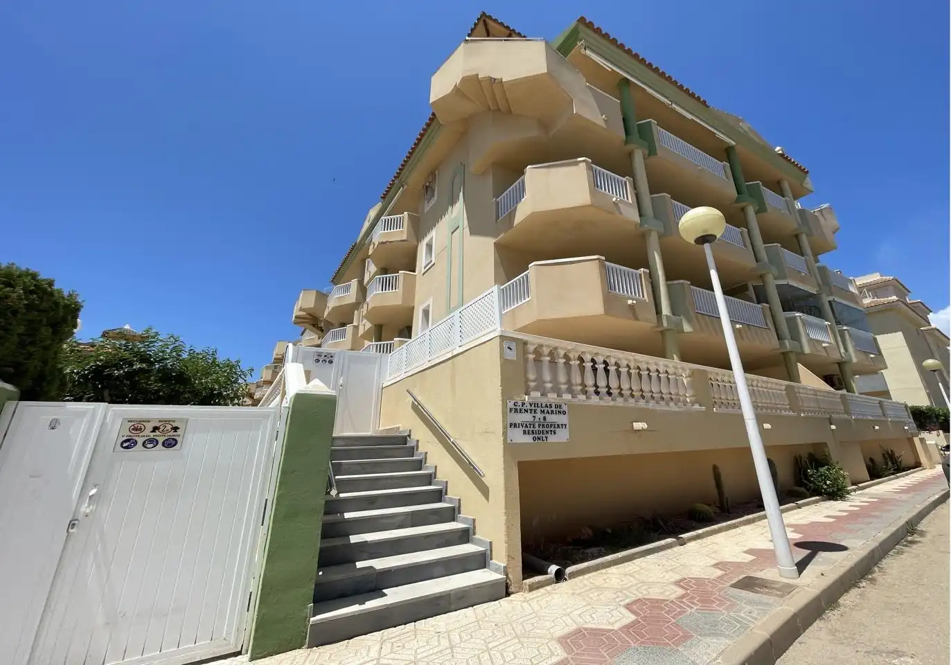 Vista exterior de Apartament en venda en La Manga del Mar Menor amb Aire condicionat, Calefacció i Terrassa