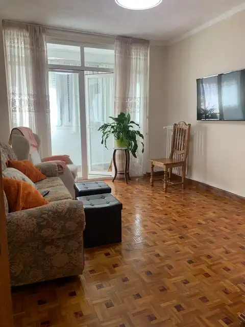 Sala de estar de Piso de alquiler en  Pamplona / Iruña con Calefacción, Parquet y Amueblado