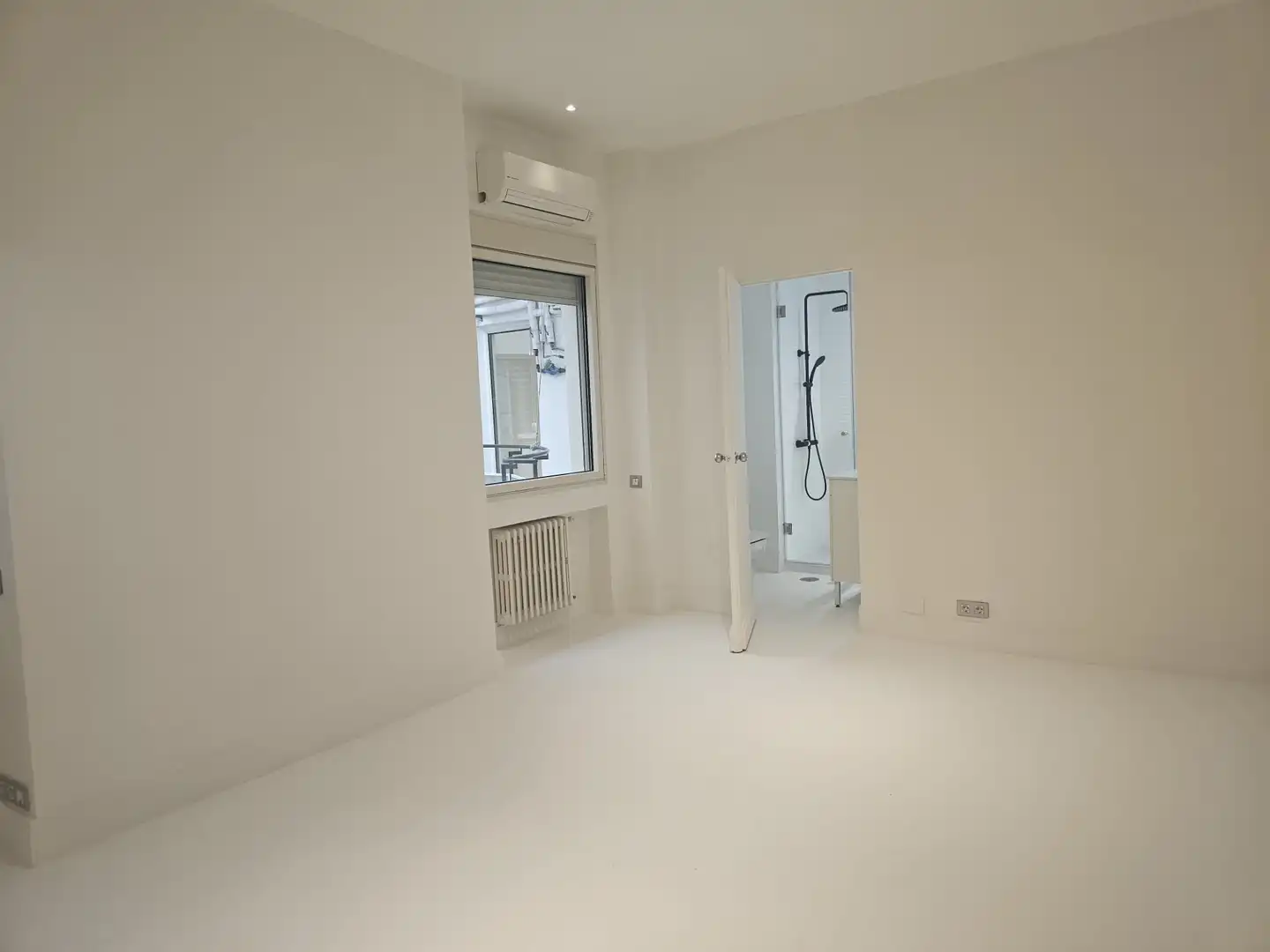 Schlafzimmer von Wohnung zur Miete in Madrid mit Klimaanlage, Heizung und Parkett