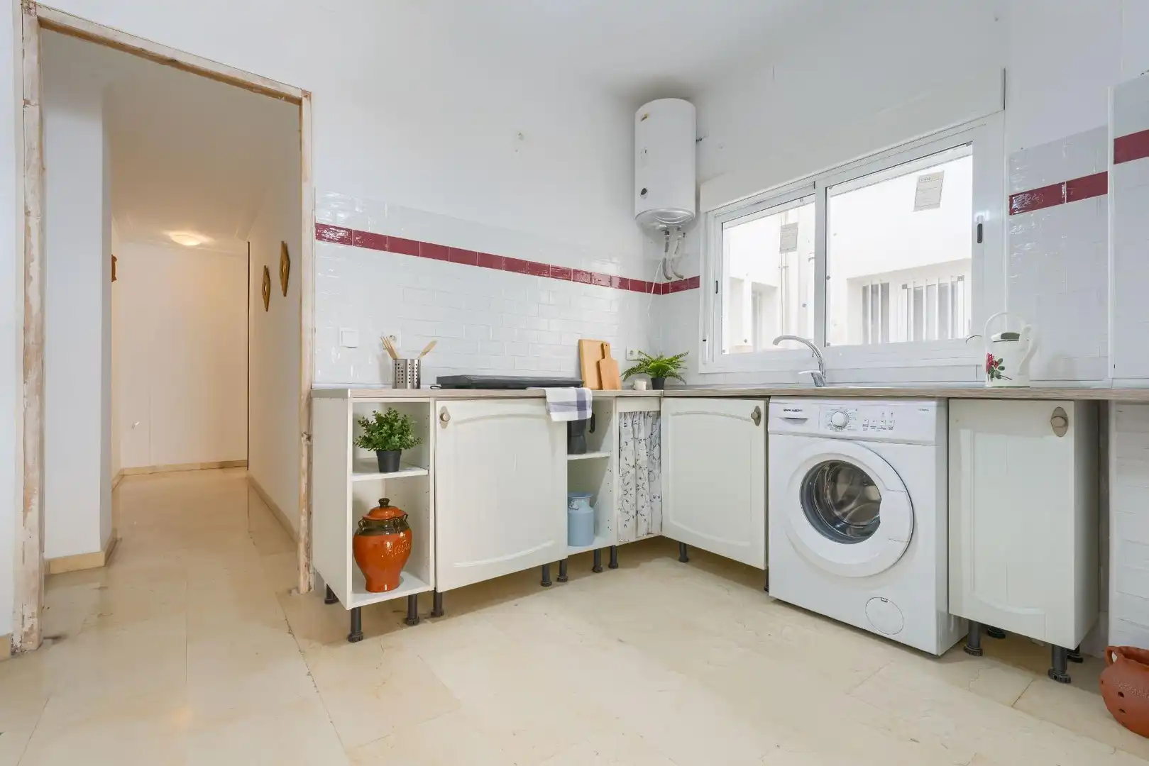 Cuina de Pis en venda en Sevilla amb Aire condicionat, Terrassa i Balcó