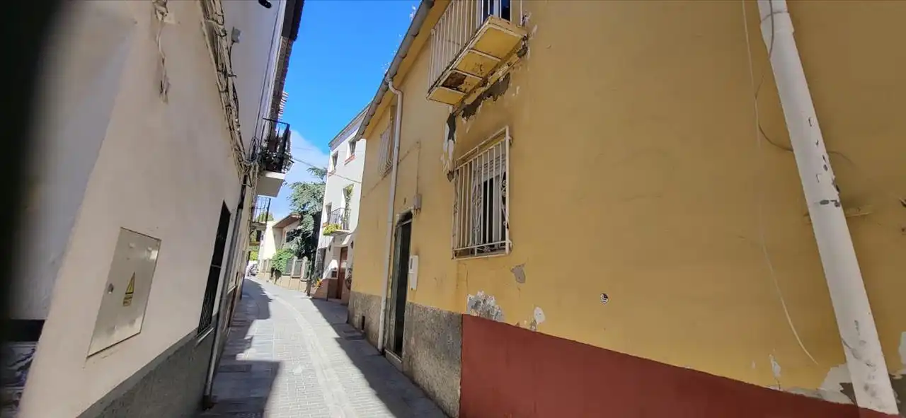 Casa adosada en venda a Calle San Sebastián , Baza