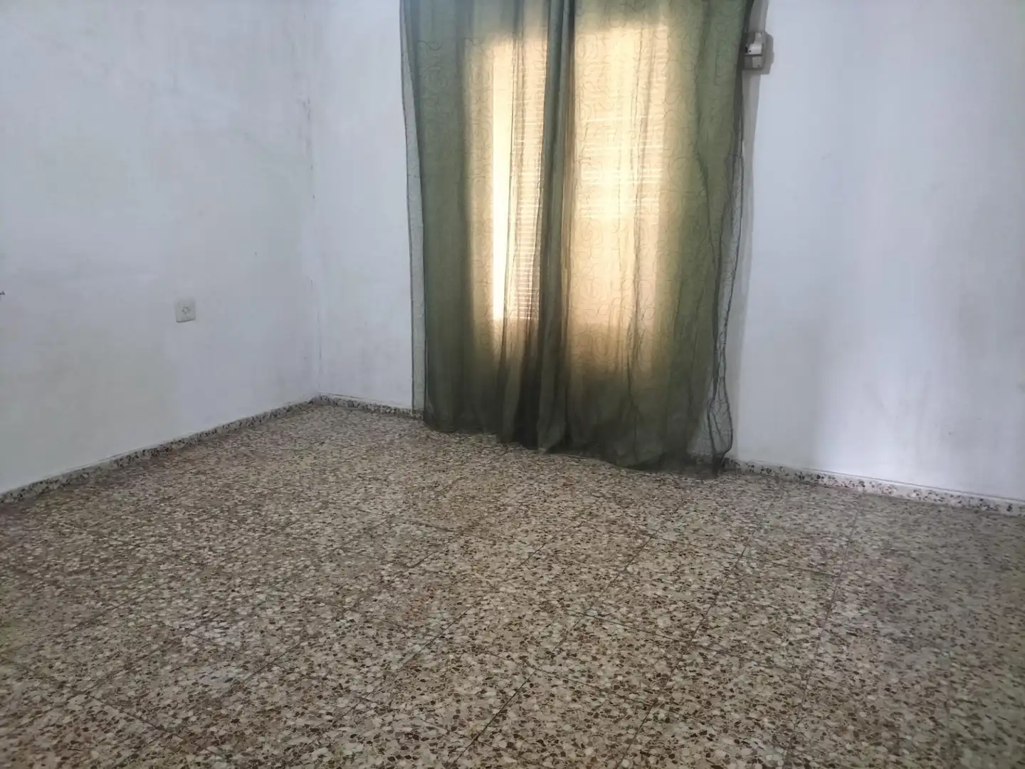Country house zum Verkauf in Navarrés mit Privatgarten, Terrasse und Balkon
