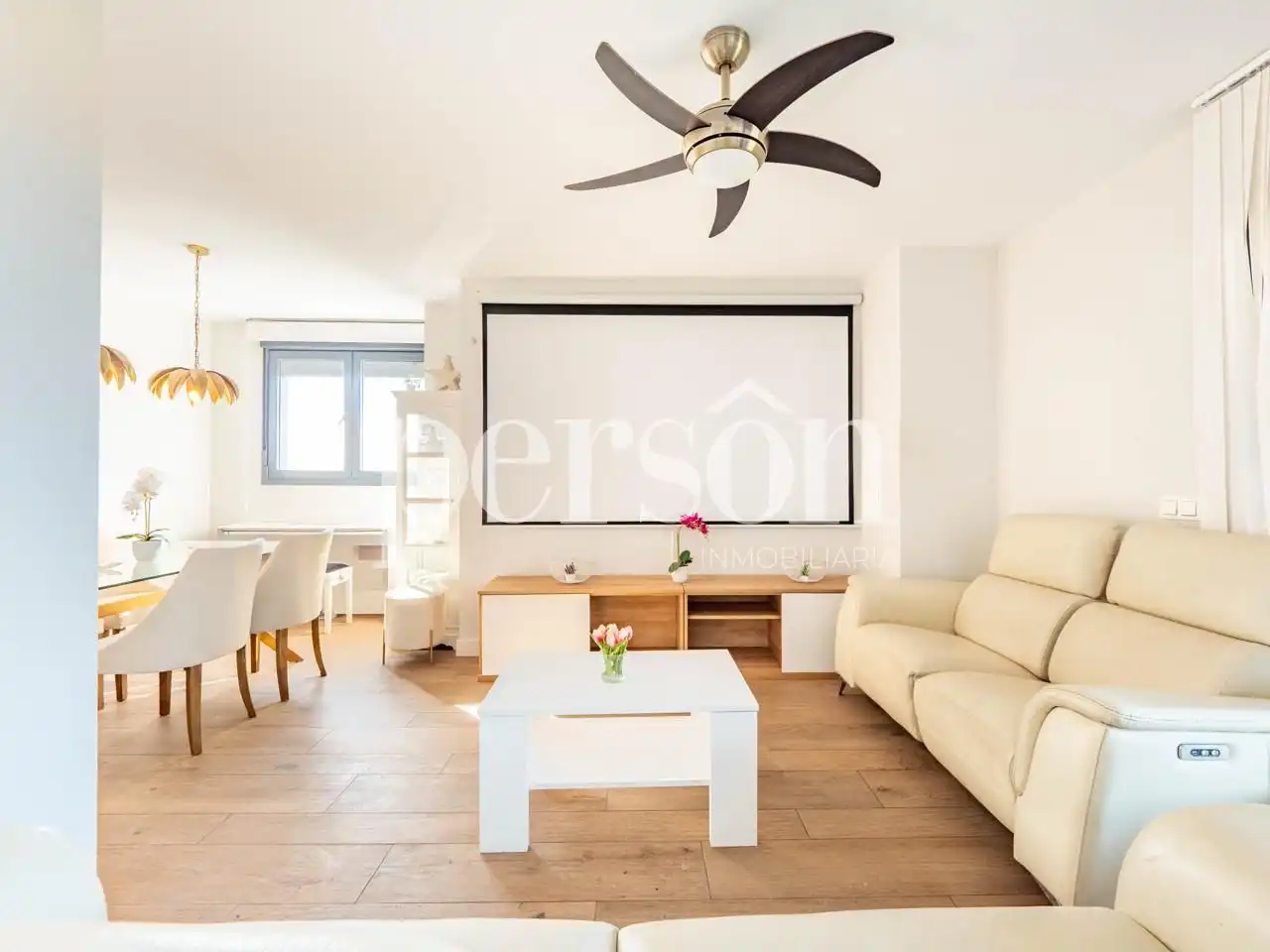 Wohnzimmer von Wohnung zum Verkauf in Valencia mit Klimaanlage, Terrasse und Schwimmbad