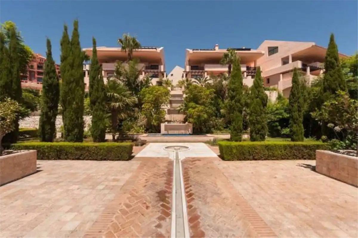 Vista exterior de Planta baixa en venda en Mijas amb Aire condicionat, Jardí privat i Terrassa
