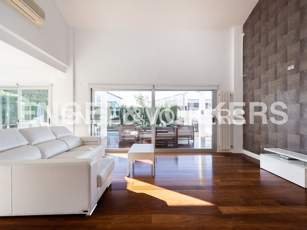 Sala d'estar de Casa o xalet de lloguer en Paterna amb Aire condicionat, Calefacció i Jardí privat