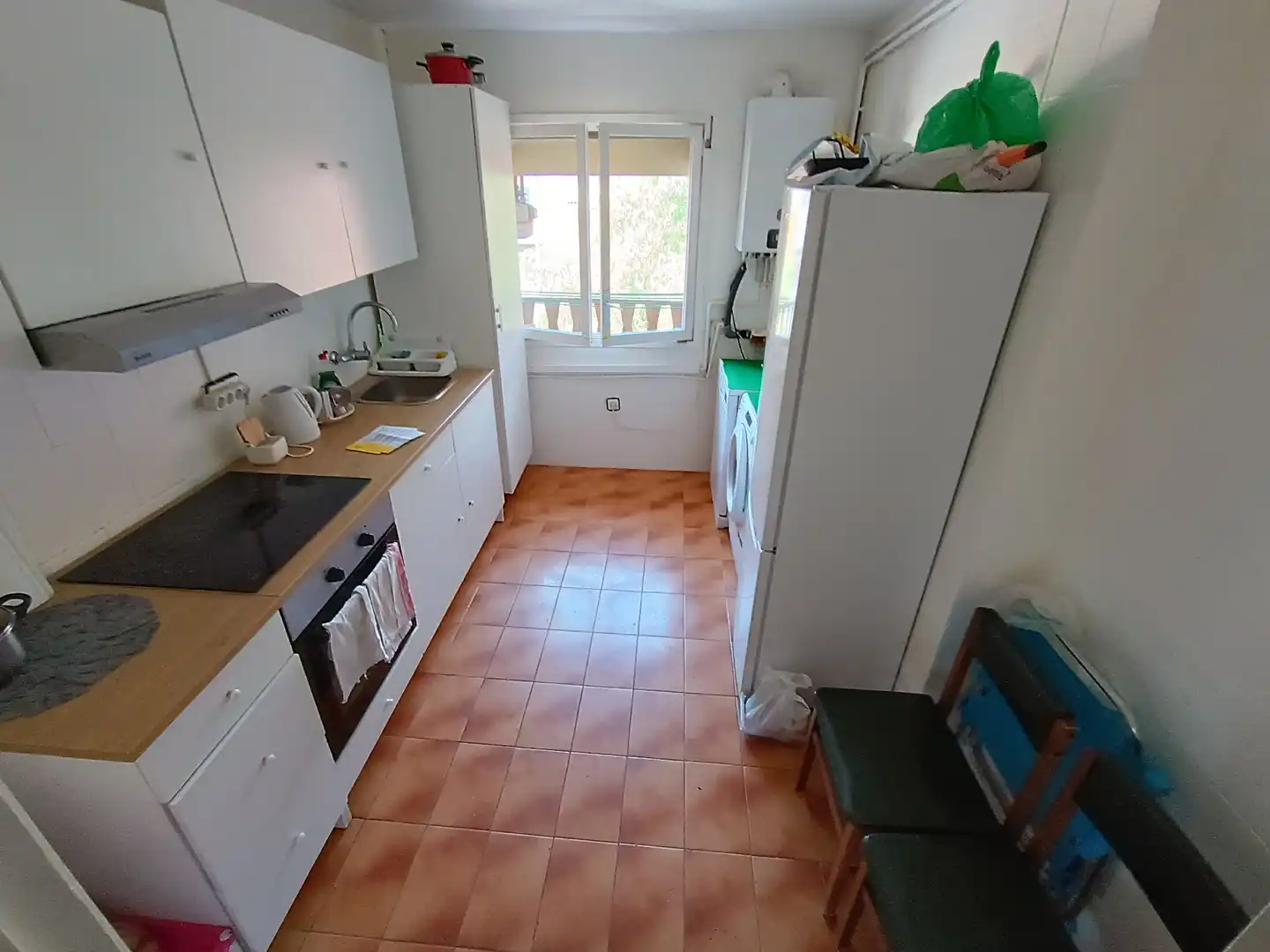 Kitchen of Flat for sale in Reus  with Oven and Washing machine