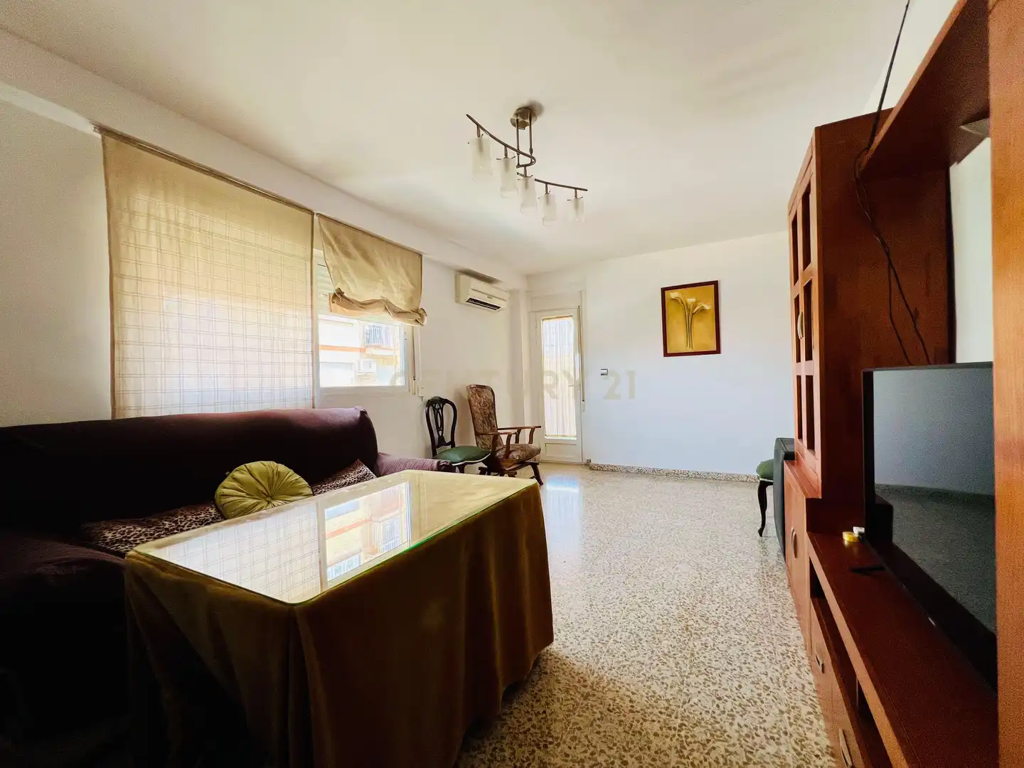 Living room of Flat for rent in Granada  with Air Conditioner, Oven and Washing machine
