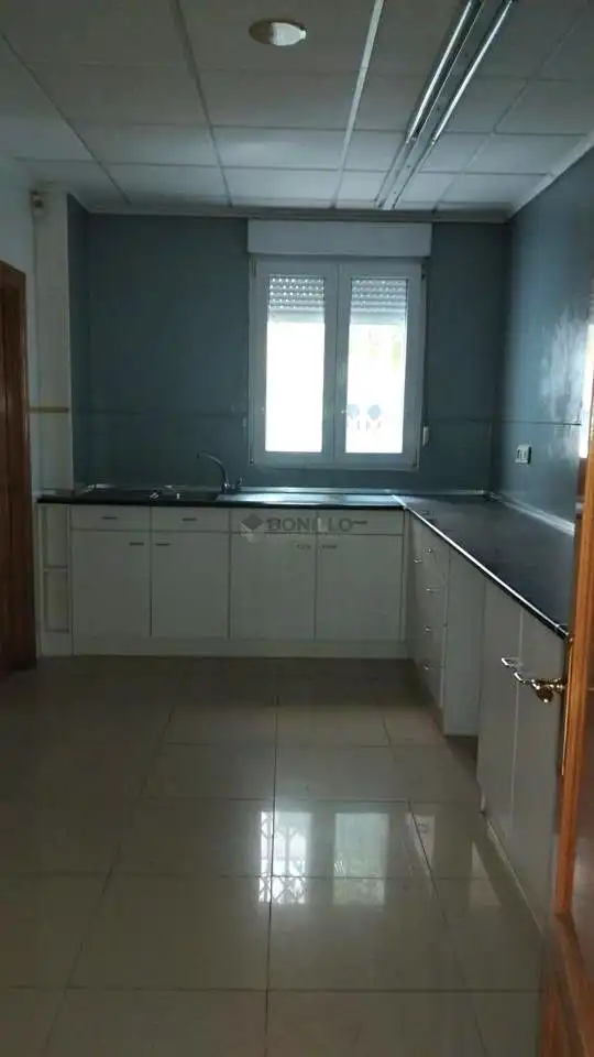 Cuina de Casa o xalet en venda en Utrillas amb Calefacció, Jardí privat i Terrassa