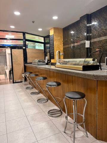 Local comercial en Alquiler en Calle de Simón Hernández en Villafontana - Estoril I