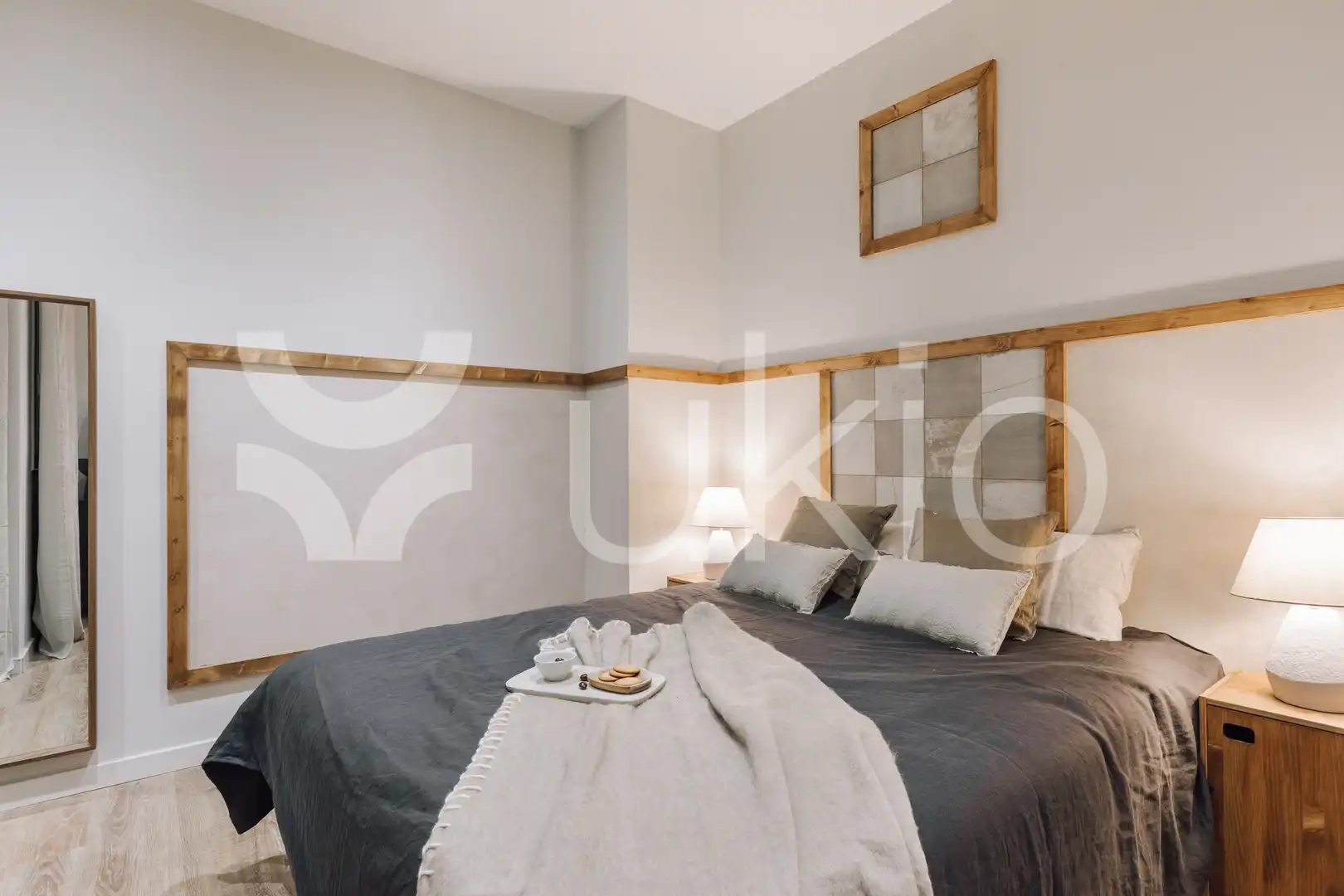 Dormitori de Apartament de lloguer en Barcelona amb Aire condicionat, Calefacció i Moblat