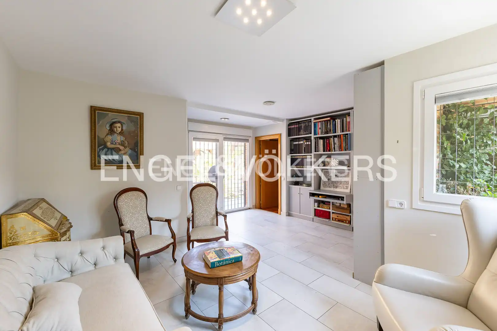 Living room of Houses for sale in Majadahonda  with Air Conditioner, Heating and Private garden