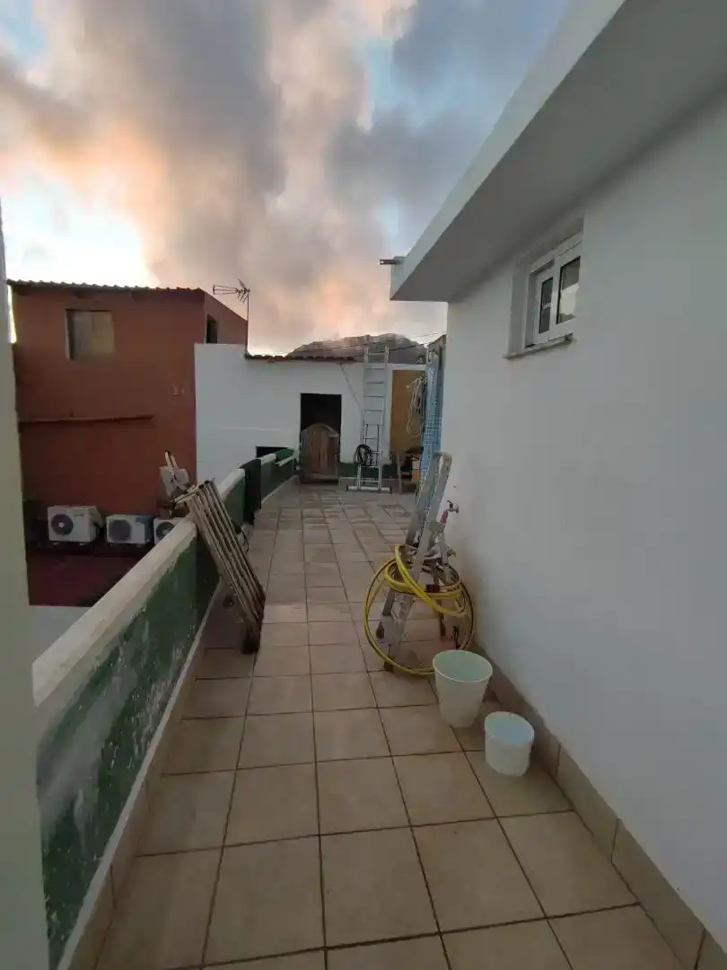 Vista exterior de Casa o xalet en venda en Arona amb Aire condicionat i Balcó