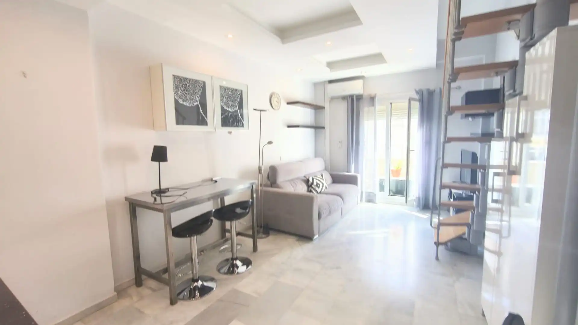 Sala de estar de Ático en venta en Málaga con Aire acondicionado, Terraza y Trastero