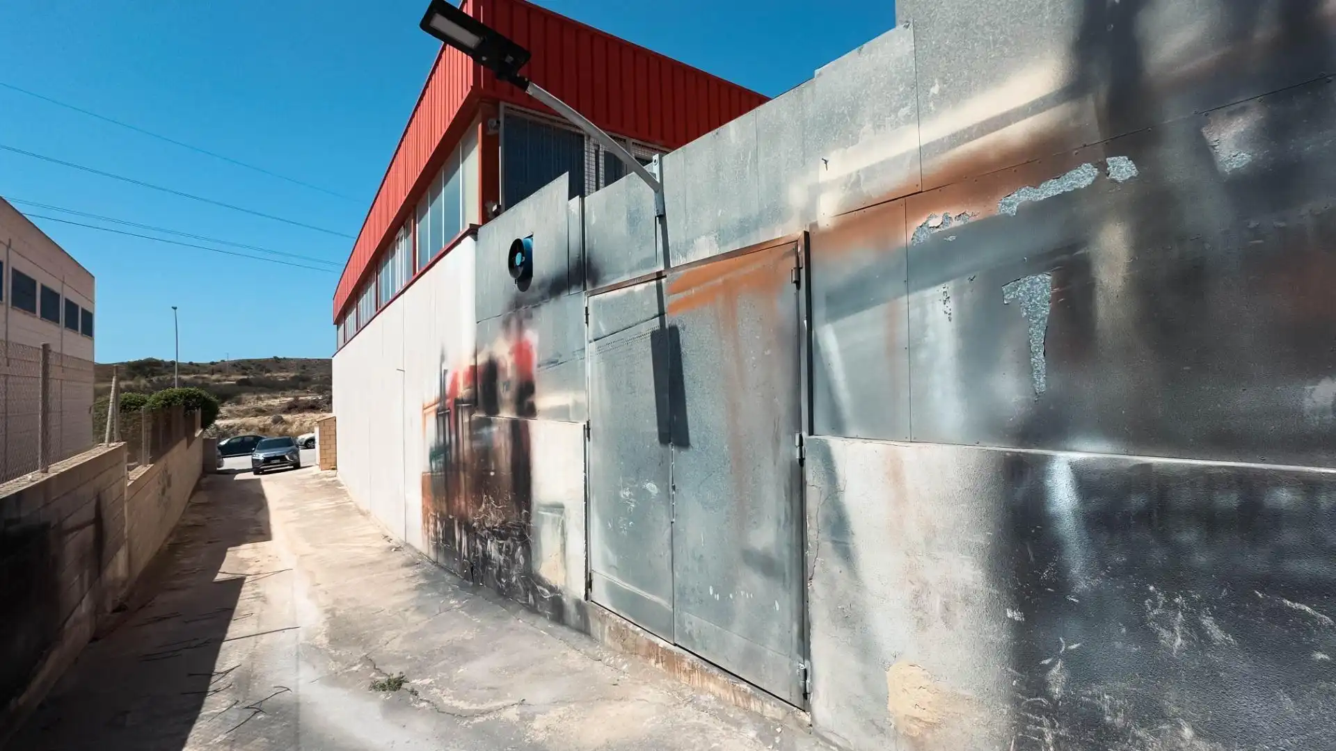 Vista exterior de Nave industrial en venta en Finestrat