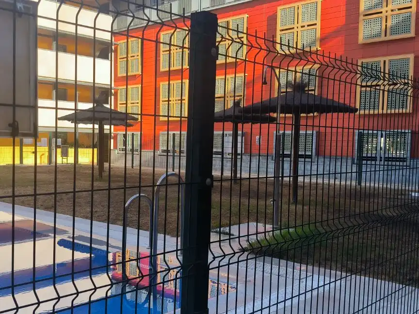 Schwimmbecken von Wohnung zum Verkauf in Camas mit Klimaanlage