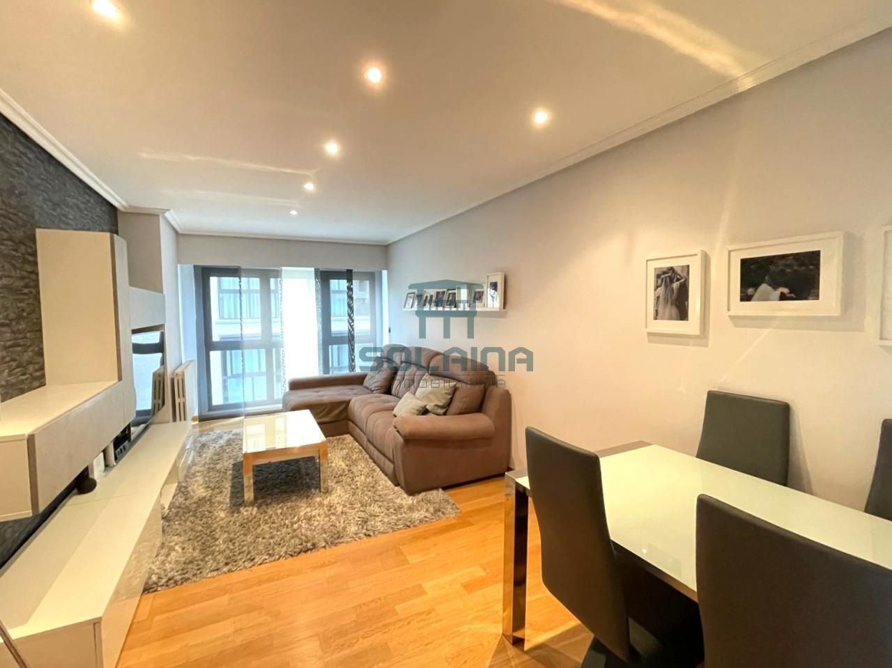 Living room of Flat for sale in Ourense Capital   with Air Conditioner, Heating and Storage room