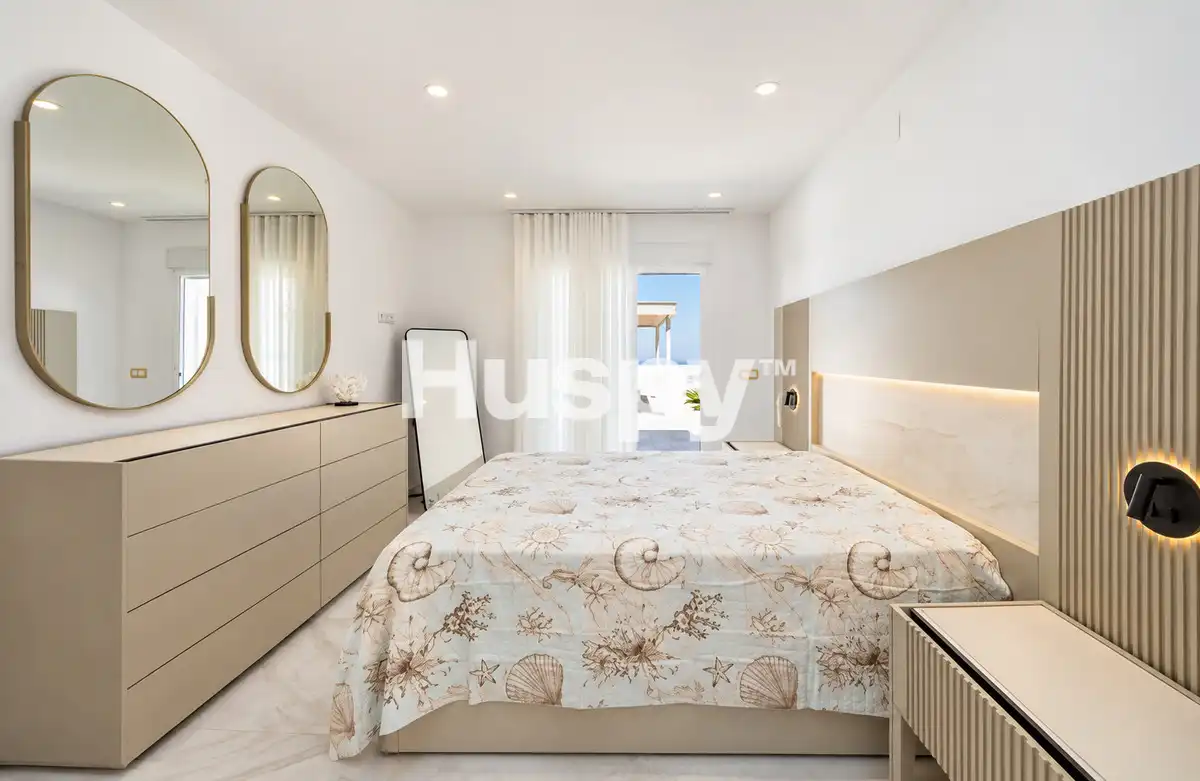 Semi-detached house with terrace for sale in Calle Liverpool, imagen 9