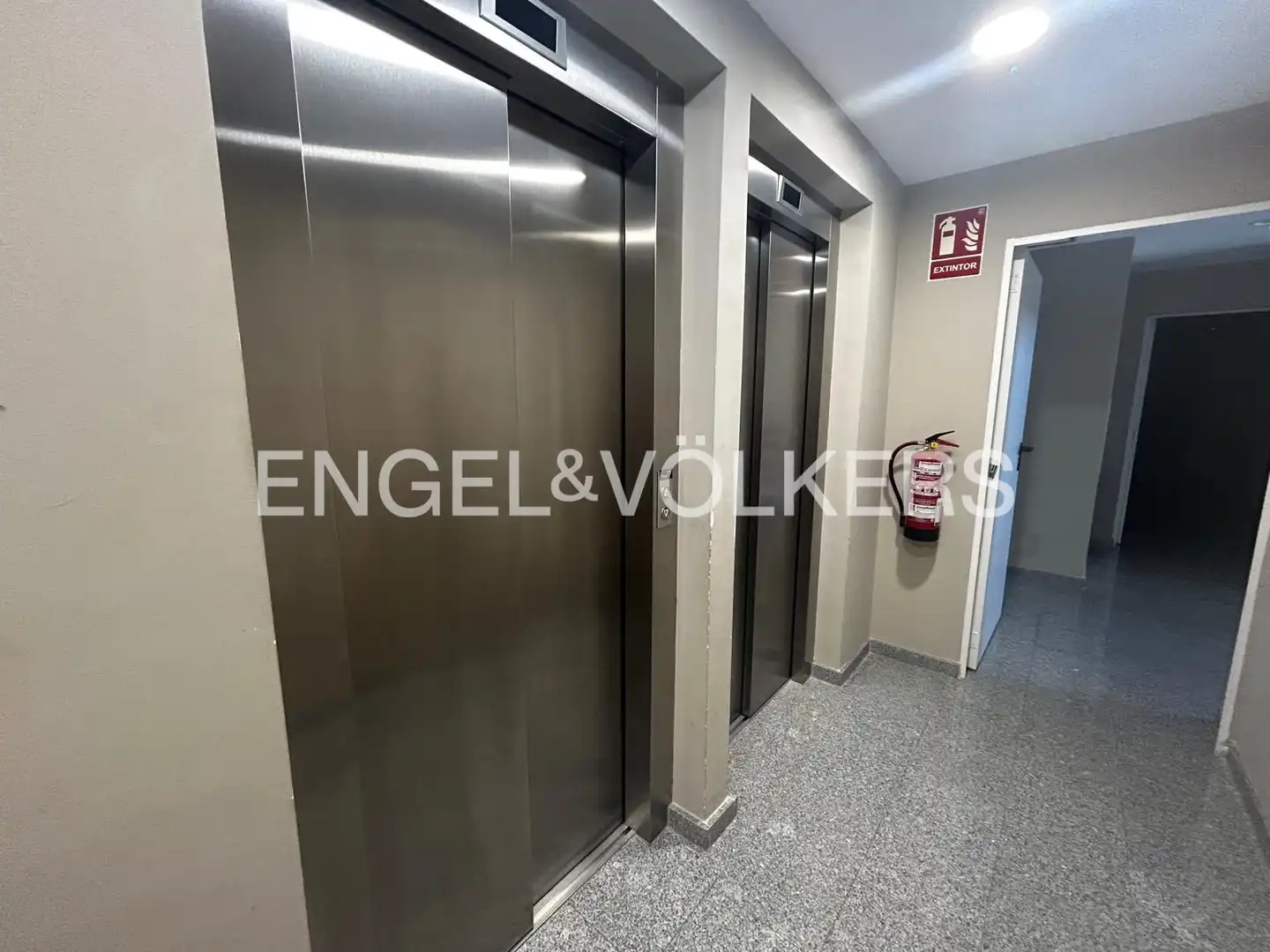 Wohnung zur Miete in Badalona mit Klimaanlage, Heizung und Parkett