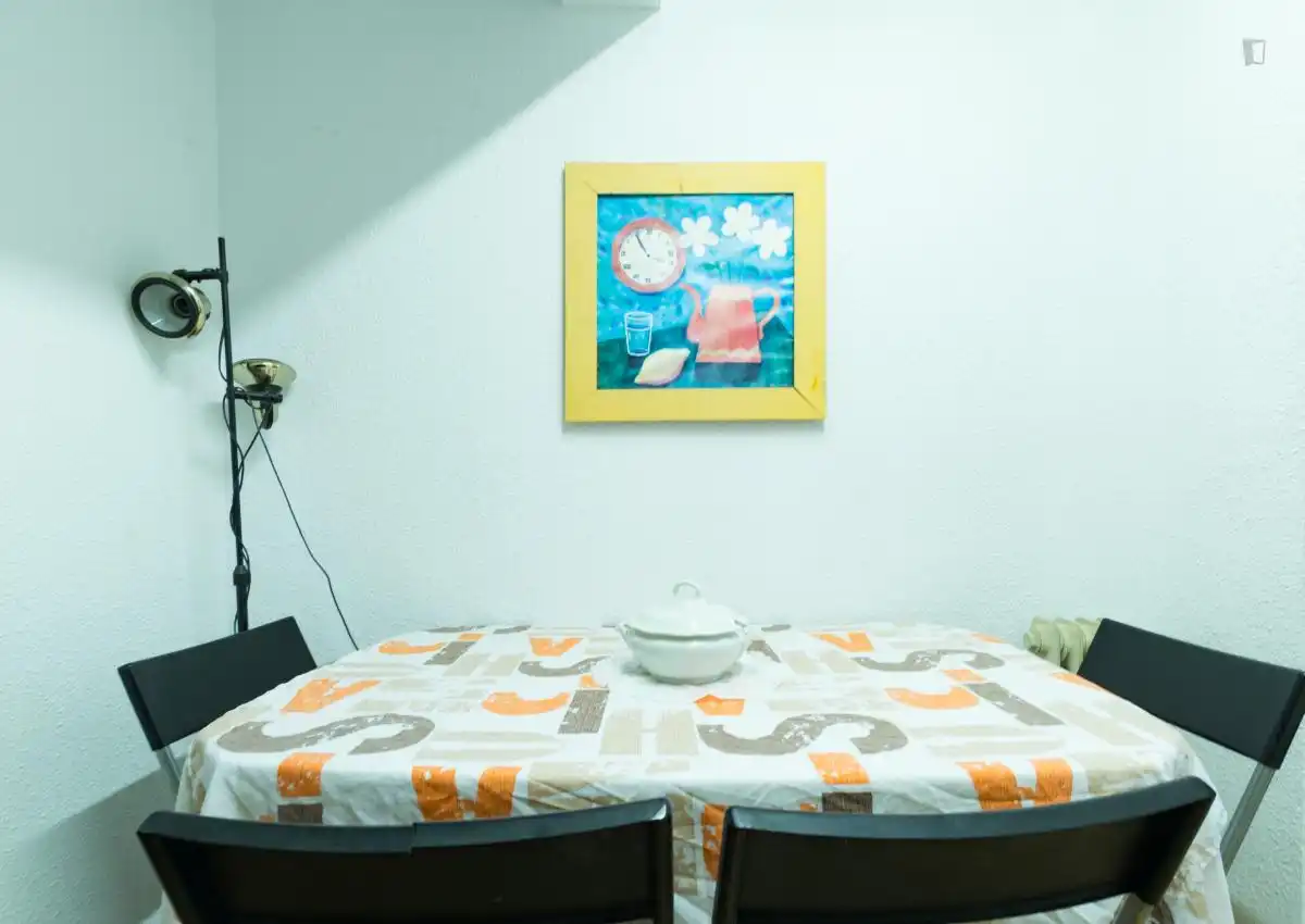 Room in Caballería Española