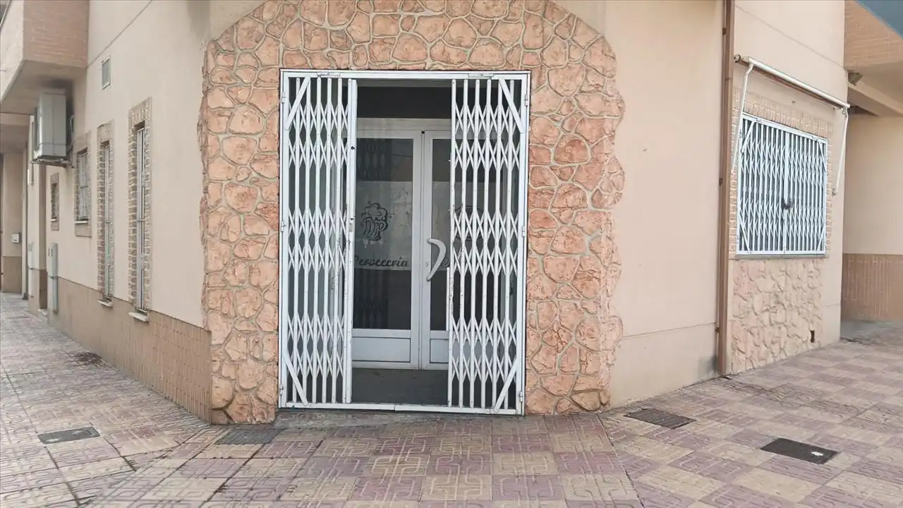 Casa adosada en venta en Jacarilla