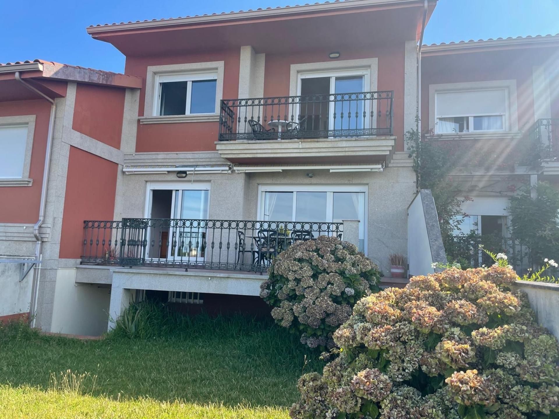 Exterior view of Single-family semi-detached for sale in Sanxenxo  with Air Conditioner, Heating and Terrace