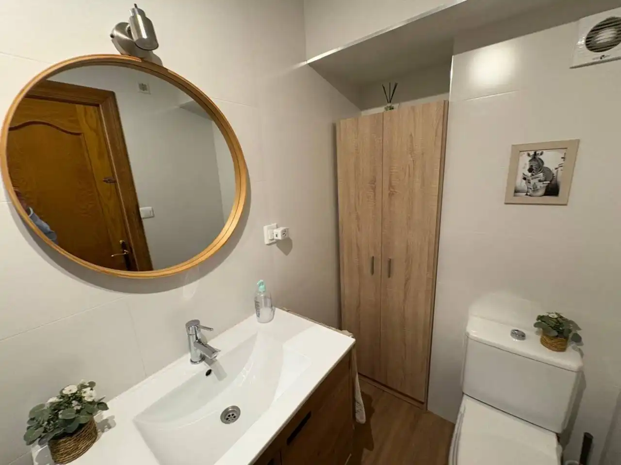 Bathroom of Flat for sale in Alicante / Alacant  with Air Conditioner, Storage room and Furnished